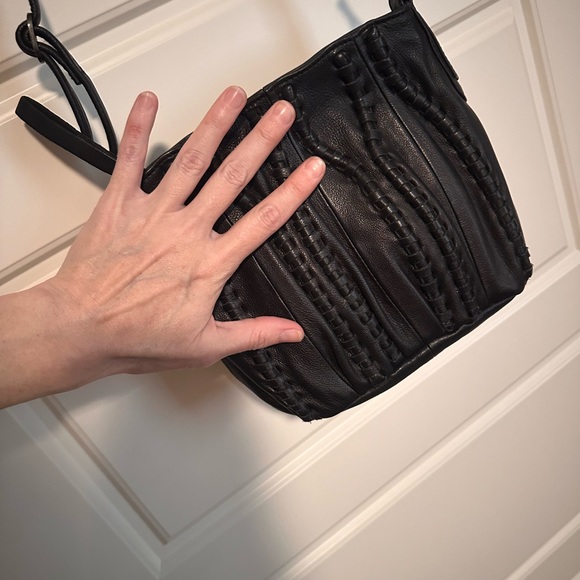 Day & Mood Leather Crossbody black - Picture 3 of 11